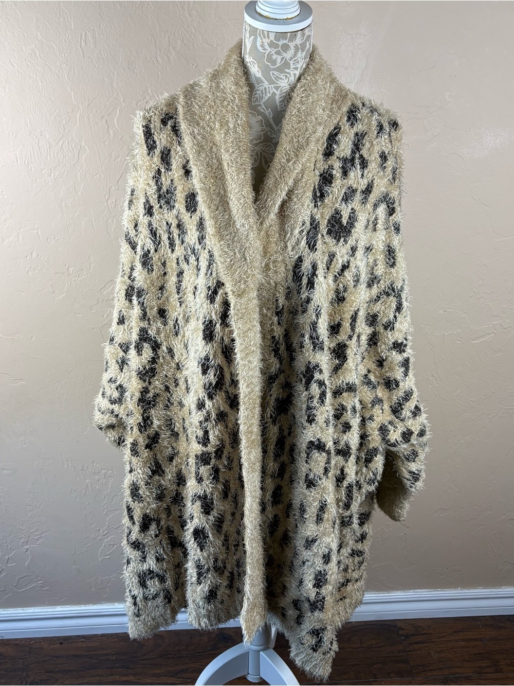 All Worthy Hunter Mcgrady Eyelash Cardigan Sweater Tan Open Animal Print 2X 3X